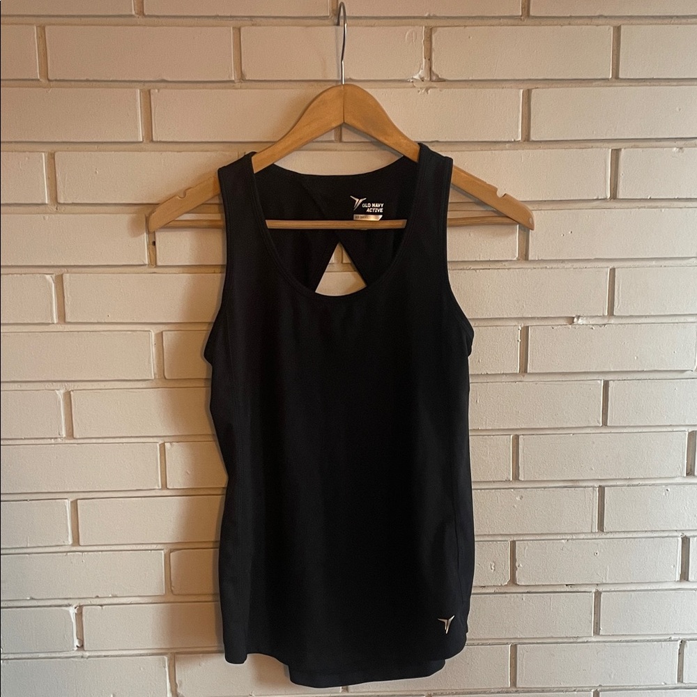 NWOT - Old Navy - Women's Black Muscle Tee